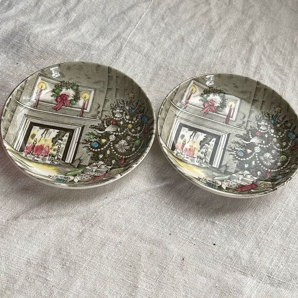 Vintage lot of 2 Johnson Bros England Merry Christmas  dishes. - Picture 1 of 6